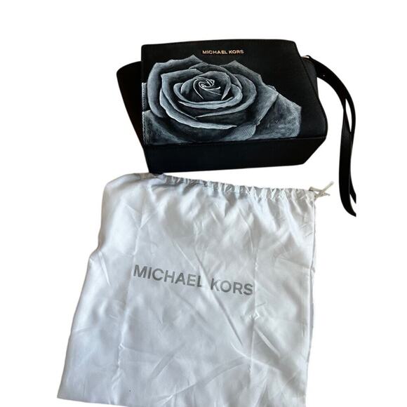 NWOT Michael Kors small black handbag w outer case black w gray rose design - Picture 2 of 9